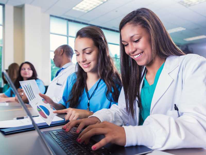 pós graduação medicina conhecimento