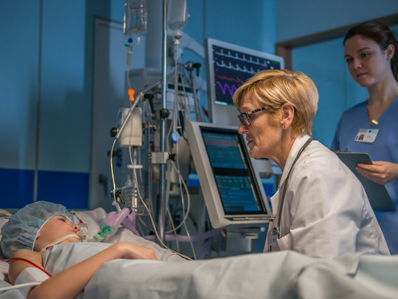 quanto ganha um médico de uti