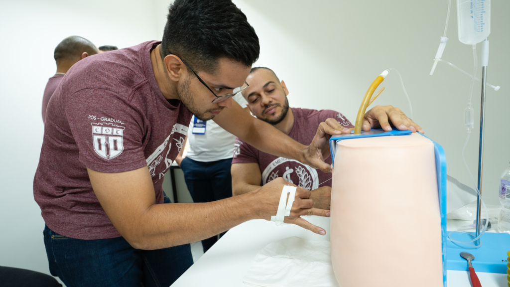Médicos na Pós-Graduação em Medicina Intensiva