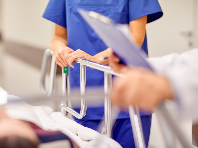 pos graduação medicina de emergência aspectos