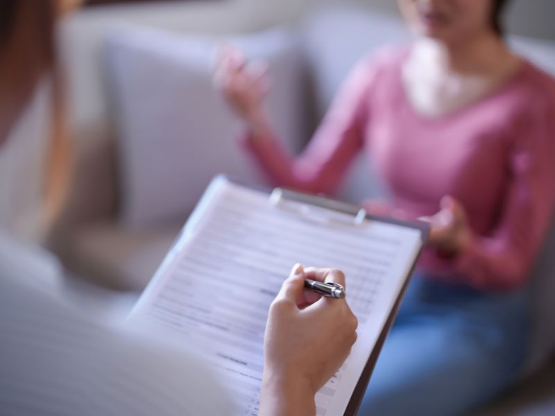 quem trata ansiedade psicólogo ou psiquiatra diferença
