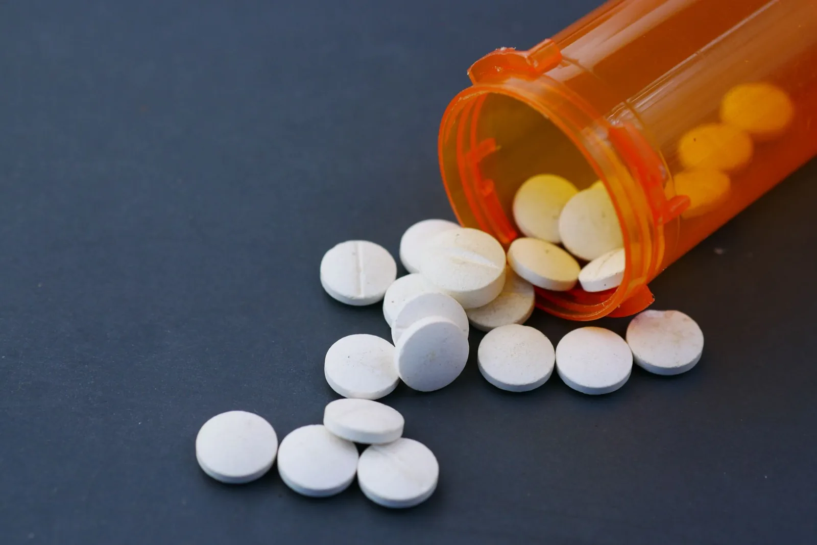 A profilaxia da constipação é obrigatória ao iniciar opioides.